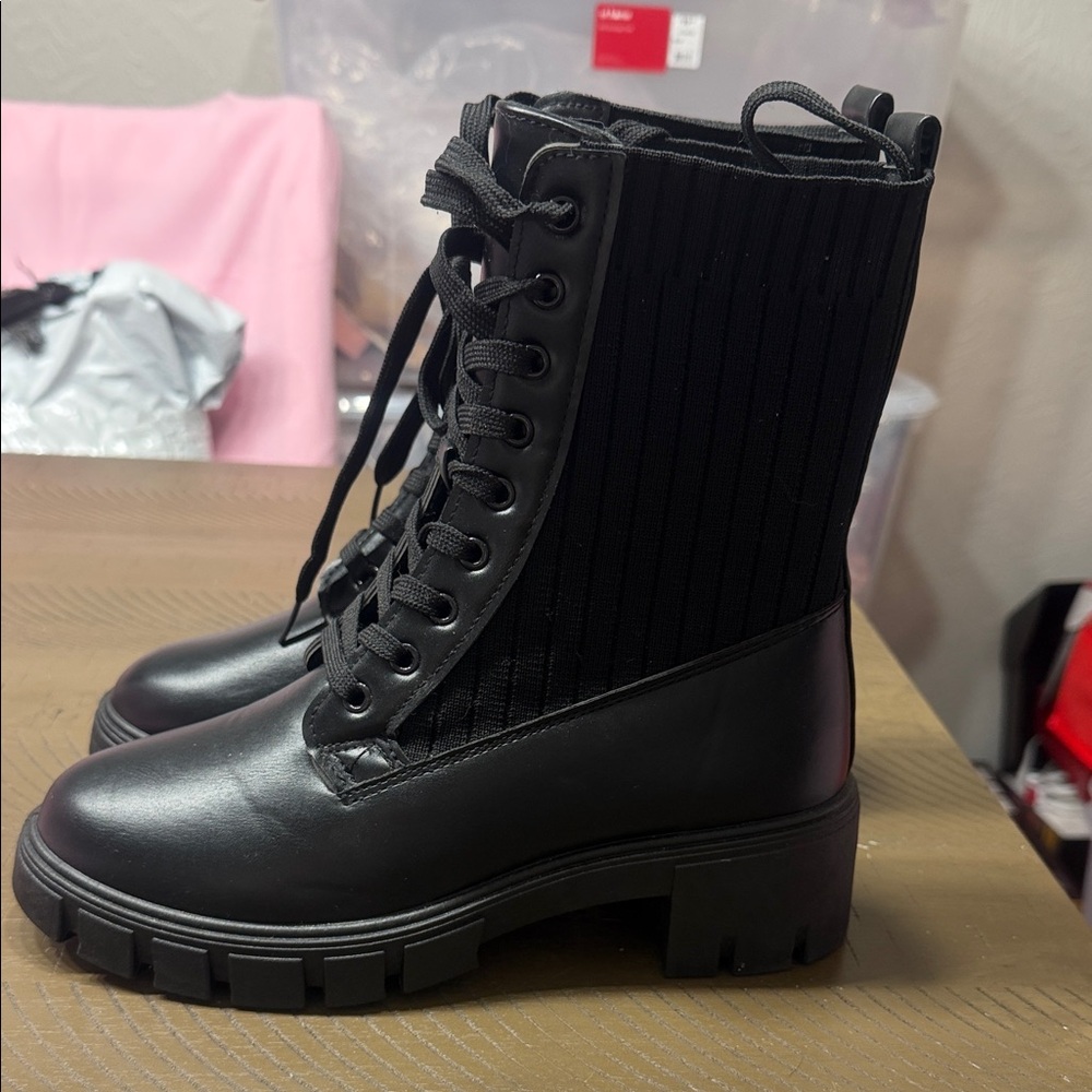 TOP Moda Black Lace-Up Women's Boots